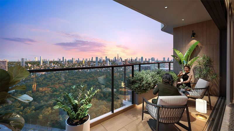 Loggia căn hộ nhìn ra thành phố lúc chiều tối